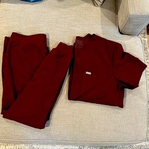 Figs Scrub Set Sz L in Burgundy